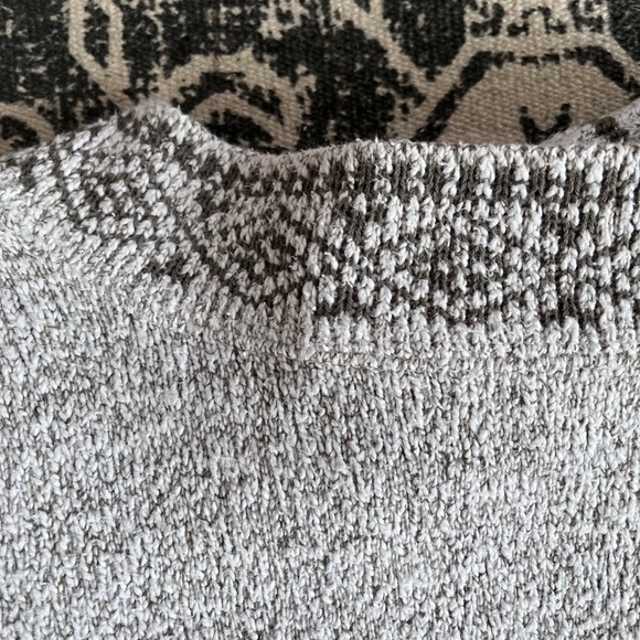 VTG Janton Grey V-Neck Oversized Slouchy Patterned Sweater: Size L - Picture 3 of 5